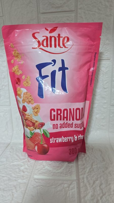 Sante Fit Granola بنكهة الفراولة والكرز